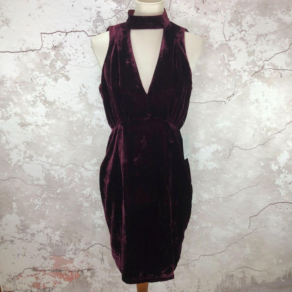 Adelyn Rae Velvet Choker Wine Sheath Dress S NWT